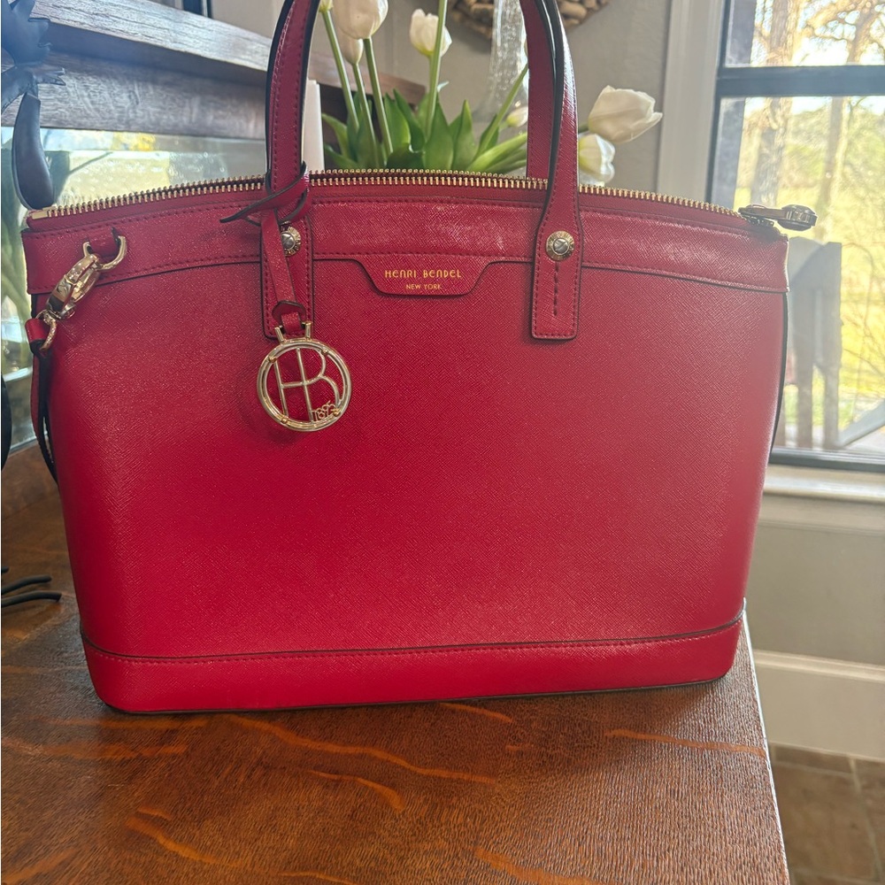 Henri Bendel Saffiano Leather Purse/Tote Bag.  Excellent condition.